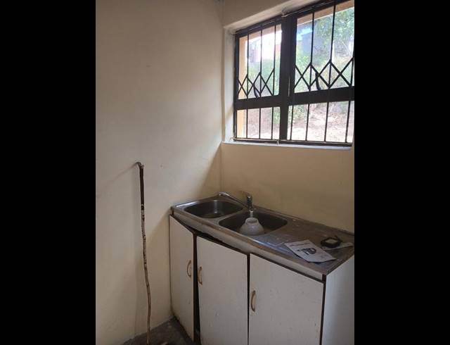 2 BEDROOM HOUSE FOR SALE IN UMLAZI G